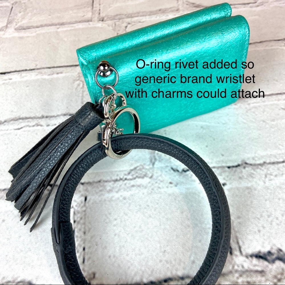 Balenciaga compact Wallet or wristlet in pearlescent green w/ bracelet keychain - Picture 6 of 16
